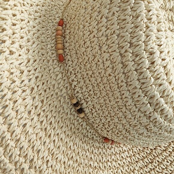 Broner 100% paper hat - Picture 9 of 9